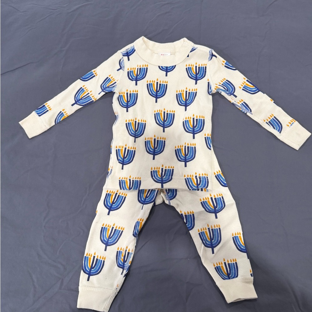 Hanna Andersson nearly new Menorah Print 2 piece PJs size 2